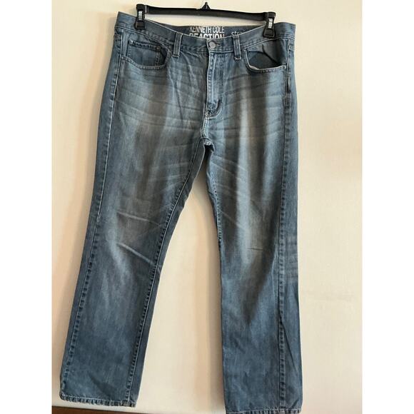 Kenneth Cole Reaction Jeans Mens 34x32 Blue Medium Wash Cotton Boot Cut Denim - Picture 1 of 8
